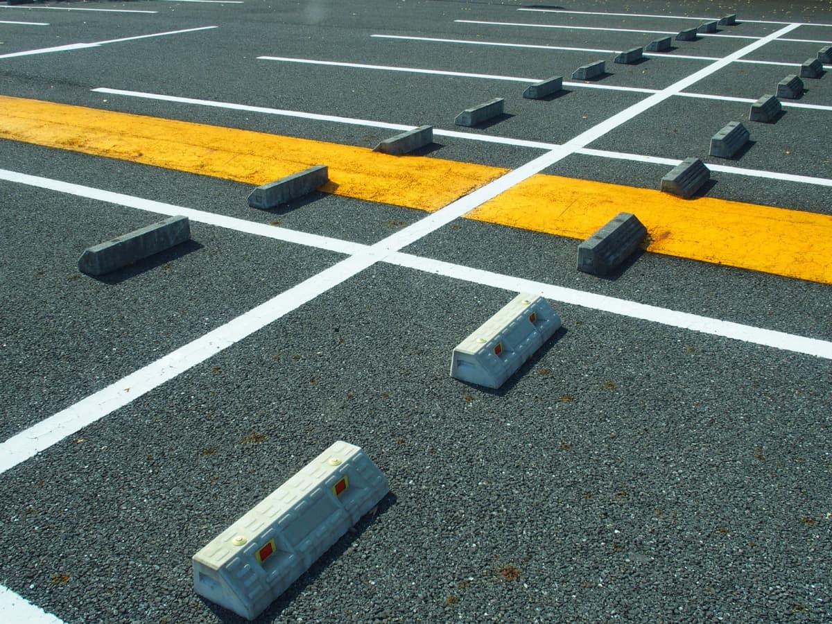 How Often to Sealcoat Asphalt in Ohio: A Contractor's Schedule