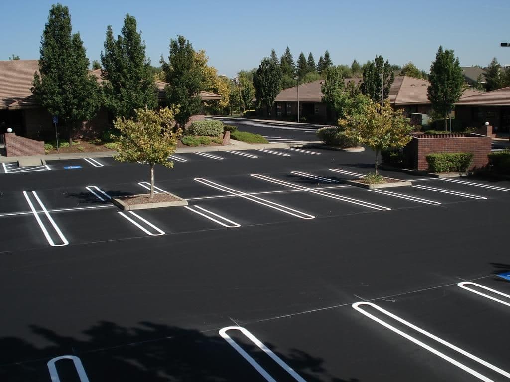 Best Time to Pave Asphalt in Ohio: Season & Temperature Guide